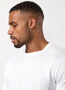 T-shirt blanc en coton 100% 220g, logo brodé personnalisé en gros, épaules tombantes, t-shirt uni surdimensionné pour homme - Product Image 5