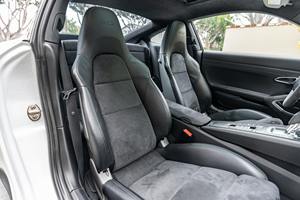 Porsche 911 Carrera 4 GTS Coupé 2016 - Product Image 4