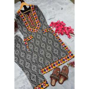 Ensemble haut et bas pour soirée, imprimé numérique avec broderie, taille XL - Product Image 2