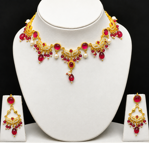 Collier élégant en perles rouge rubis, pendentif circulaire plaqué or, ensemble de bijoux de mariage chic et minimaliste pour femmes et filles, vente en gros - Product Image 1