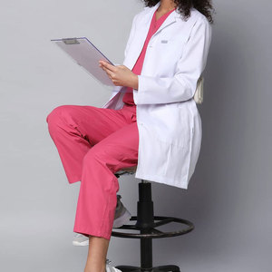 Blouse de laboratoire professionnelle blanche légère de qualité supérieure, fermeture à boutons-pression, fentes latérales, respirante, coupe confortable, vêtements de travail pour laboratoire médical - Product Image 4