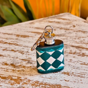 Premium Venus LeathersWere Fashion Checkered Genuine Leather Mini Hip Flasks New Metal Cap Lightweight Strong Waterproof - Product Image 1