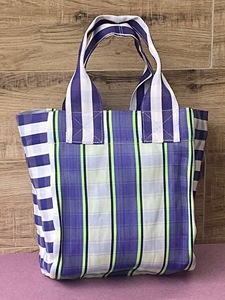 Mini sac à main pour femmes personnalisées Conception à motifs rayés à la mode Sacs à provisions pour femmes en nylon recyclé avec fermeture éclair ouverte - Product Image 3