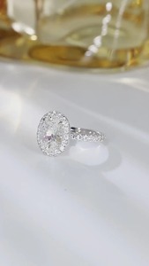 แหวนหมั้นเพชรทรงวงรีประดับเพชรแบบ Prong Setting Halo เงิน 925 สไตล์คลาสสิกสำหรับผู้หญิง - Product Image 5