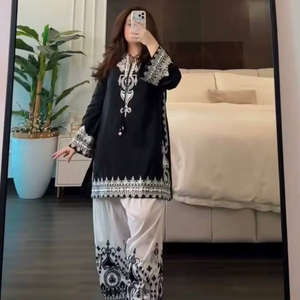 Nouvelle collection de créateurs en soie crêpe naturelle : ensemble salwar Top-Farshi avec dupatta, entièrement cousu et prêt à porter - Product Image 1