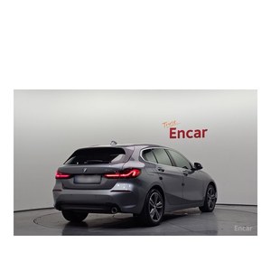 BMW Série 1 120i Sport Modèle Juin 2022 avec 85 851 km Boîte de vitesses automatique Volant à gauche Caméra arrière - Product Image 2