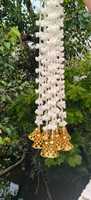 Künstliche Mogra-Jasmin-Girlande mit Goldglöckchen |   1,20 m Blumen-Hängedekoration |   Hochzeits-Türdekoration |   Seemantham Pellikuthuru Dekor