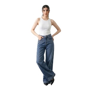 Jean large pour femme, taille haute, extensible, ourlet brut, en denim Zimba Platinum, avec un design premium et une qualité supérieure. - Product Image 1