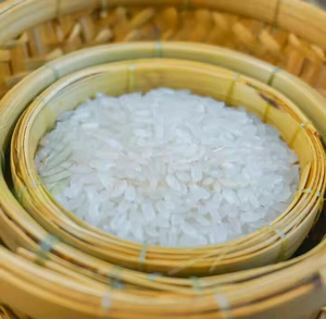 ข้าวขาวเมล็ดยาว5% แตกจากเวียดนามผู้ผลิตที่เชื่อถือได้ราคาโรงงานส่งออกมาตรฐาน - Product Image 1