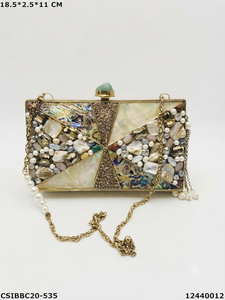 Sac à main en laiton et nacre multicolore artisanal exclusif pour femmes, pour mariages, fêtes et événements du soir - Craftstages International - Product Image 3
