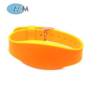 Bracelet intelligent en silicone mince et plat, personnalisable, réutilisable, portable, nouveau bracelet RFID étanche en silicone 125 kHz Suna House - Product Image 2