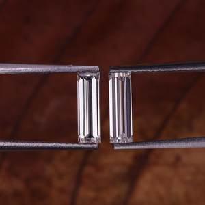 Paire de diamants CVD cultivés en laboratoire, taille baguette 0,51 carat, polis à la main, provenant d'Inde, pour la fabrication de bijoux (bagues, boucles d'oreilles, pendentifs) - Product Image 2