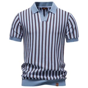 เสื้อโปโลถักผู้ชายแบบใหม่สำหรับฤดูร้อน (เสื้อยืดถักลายทาง คอวี แขนสั้น สไตล์ลำลอง ทรงเข้ารูป ระบายอากาศได้ดี) สำหรับผู้ชาย - Product Image 1