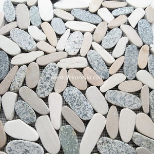 Galets de pierre naturelle décoratifs (tranches blanches et brunes marbrées) pour la décoration extérieure et de jardin moderne, aménagement paysager commercial - Product Image 3