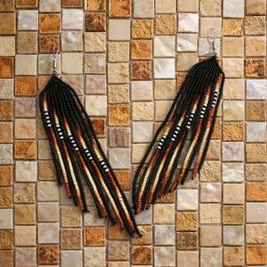 Pendientes de borlas largas estilo bohemio con cuentas de arroz coloridas y geométricas, aretes de flecos estilo bohemio con cuentas de semillas y borlas colgantes. - Product Image 3
