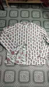 Veste matelassée réversible en coton pour femme, motif floral fait main, légère, vente en gros fabricant Inde - Product Image 2