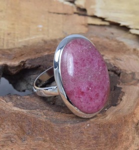 Anillo de Rodonita Rosa Natural, Plata de Ley 925, Anillo de Piedras Preciosas Hecho a Mano, Joyería Fina para Mujer - Product Image 3
