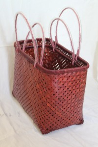 Cesta tejida de bambú ecológica con mango Artesanías multifunción para baño de Vietnam - Product Image 1