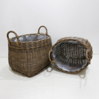 Ensemble de 2 paniers ovales en polyrotin naturel avec poignées, contenants de rangement durables faits à la main pour boîtes cadeaux, organisation de la maison