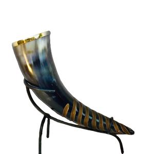 Soporte de Metal con borde de latón Natural 100%, grabado de animales pulidos, cuerno vikingo para beber para Halloween, fiesta de Navidad, decoración del hogar - Product Image 3