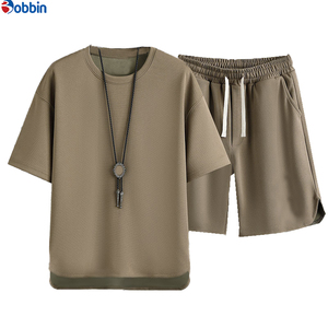 Collection d'été : Ensemble de jogging court personnalisé avec logo pour hommes grandes tailles – Confortable et respirant, ensemble de shorts unisexe en coton - Product Image 3