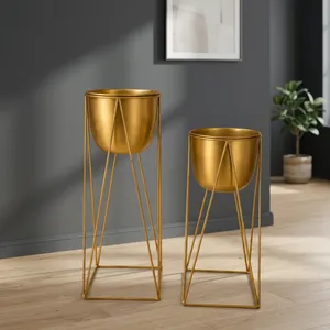 Macetero de Metal Dorado con Soporte Geométrico Moderno para Plantas de Interior, para Sala de Estar, Oficina y Decoración Contemporánea - Product Image 4