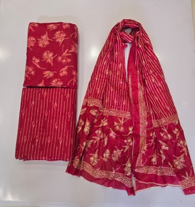 ชุดสูทผ้าฝ้ายแท้ 60x60 |   ผ้าคลุมไหล่ 3 เมตร (ด้านบน 3 เมตร ด้านล่าง 3 เมตร) ผ้าคลุมไหล่ยาว 2.25 เมตร (1 ชุด = ผ้าคลุมไหล่ด้านบน 3 เมตร + ผ้าคลุมไหล่ด้านล่าง 3 เมตร + ผ้าคลุมไหล่ยาว 2.25 เมตร) - Product Image 5