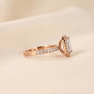 Bague de fiançailles en or 14 carats avec halo de diamants de laboratoire taille émeraude |   Bague de mariage en diamant pour femme |   Bijoux de Mariée Élégants en Cadeau - Product Image 3