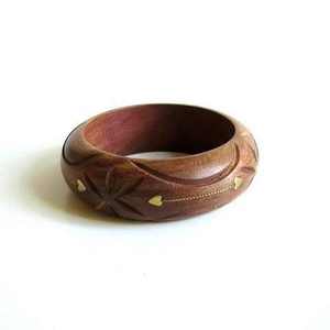 Bracelet jonc personnalisable en bois naturel éco-responsable sculpté à la main avec perle, design religieux tendance, à suspendre au mur, pour femmes et filles - Product Image 2