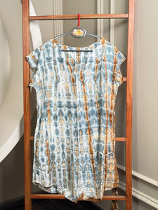 Venta al por mayor Boho Tie-Dye vestido de algodón para las mujeres con cuello en V y cinturón elegante traje corto de verano con bolsillo Resort Wear Look - Product Image 4