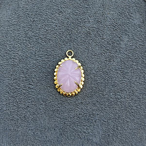 Conector de dijes de calcedonia rosa tallada ovalada, chapado en oro de 18k, engastado con puntas, de latón, con un solo enganche, 12x18mm, componente de joyería - Product Image 3