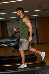 Gilet de sport de compression respirant et à séchage rapide pour hommes, coupe ajustée, avec logo personnalisé, vente en gros - Product Image 2