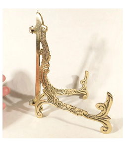 Soportes para bandejas de latón clásicos hechos a mano, de diferentes formas y diseños, utilizados para decoración de hoteles, soporte para platos de latón para mesa. - Product Image 4