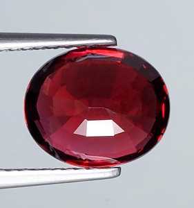 Pierre précieuse naturelle de grenat almandine de forme ovale, grenat rouge foncé, pierre facettée pour la fabrication de bijoux, fournisseur en gros - Product Image 4