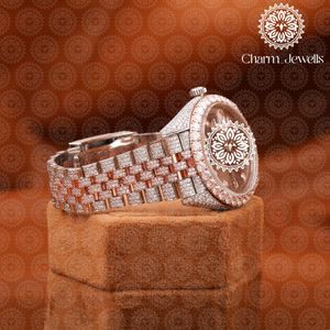 นาฬิกาข้อมือผู้ชาย Charm ขนาด 40 มม. ระบบจักรกล สแตนเลสสตีล หน้าปัดอนาล็อก ประดับเพชร พร้อมปุ่มกดแบบซ่อน ดีไซน์ทันสมัย - Product Image 3
