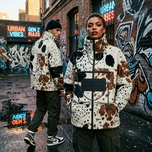 Chaqueta de Cuero Premium al por Mayor con Parches de Piel de Vaca, Fabricante de Abrigos Personalizados de Piel de Animal de Alta Gama para Hombre con Diseño Gráfico - Product Image 6