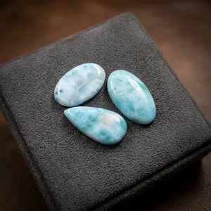 พลอยลาริมาร์สีน้ำเงินธรรมชาติทรงรีขัดเงาสำหรับทำเครื่องประดับ ขายส่งอัญมณี - Product Image 6