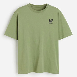 เสื้อยืดเปล่าที่สวมใส่สบายในชีวิตประจำวัน ออกแบบมาเพื่อการแต่งตัวที่หลากหลายและสวมใส่ง่าย - Product Image 1