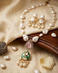 Ensemble de bijoux vintage plaqué or avec pendentif en perles et pierres vertes, collier et boucles d'oreilles assorties pour femmes, pour mariage - Product Image 4