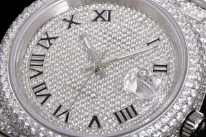 Montre de luxe pour femme, boîtier tonneau, diamants, bracelet en acier inoxydable, affichage analogique de la date, verre saphir, mouvement à quartz, 34 mm - Product Image 3