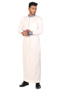 4 temporada con capucha hombres personalizados al por mayor Thobe Daffah fabricante de ropa islámica moderna de lujo con múltiples bolsillos laterales - Product Image 2