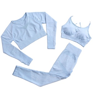 Ensemble de sport 3 pièces sans couture : Legging taille mi-haute, soutien-gorge de sport et haut de survêtement à séchage rapide pour l'entraînement et la course - Product Image 1