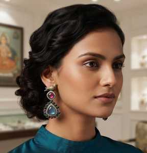 Pendientes de Moda Tradicionales Étnicos de Alta Calidad, Chapados en Oro, Aleación de Zinc, Zirconia, Imitación de Perla, Kundan, Jhumka, Maang Tikka - Product Image 1