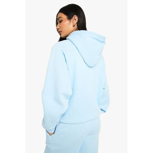 Conjunto de dos piezas de terciopelo con capucha y pedrería premium, personalizado para mujer, estilo oversized. - Product Image 2