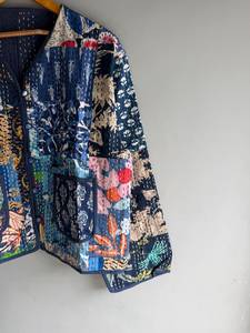 Veste en coton patchwork vintage, col en V, bouton unique, coupe ample, unisexe, vêtement d'extérieur pour le printemps avec poches, cadeau pour elle - Product Image 3