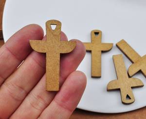 Collier pendentif croix en MDF fait main, accessoire religieux pour événements religieux, cadeaux chrétiens, projets d'artisanat et offres de cadeaux - Product Image 6