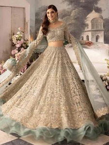 Elegante Lehenga Choli Plateado Bordado, Vestido Largo Tradicional para Bodas y Fiestas, de Alta Calidad y Listo para Usar, para Mujer - Product Image 3