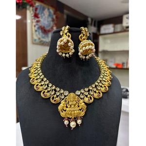 Attractive Best Quality Gold Plated Kundan Stones Choker <b>Set</b> With Earrings Wedding Wear Bridal <b>Jewellery</b> Collection <b>For</b> <b>Women</b> - Product Image 1