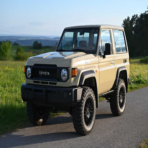 Toyota Land Cruiser GRJ71 4.0 V6 5 Velocidades, Todoterreno, Diésel/Gasolina, 4x4, Vehículo de Exportación - Product Image 1