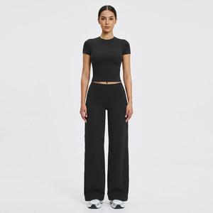 Conjunto de Yoga Personalizado para Mujer: Camiseta de Manga Corta y Pantalones Anchos, Conjunto de 2 Piezas Suave y Elástico para Descanso, Ejercicio y Fitness - Product Image 4